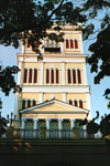 Башня Паскевичей летом